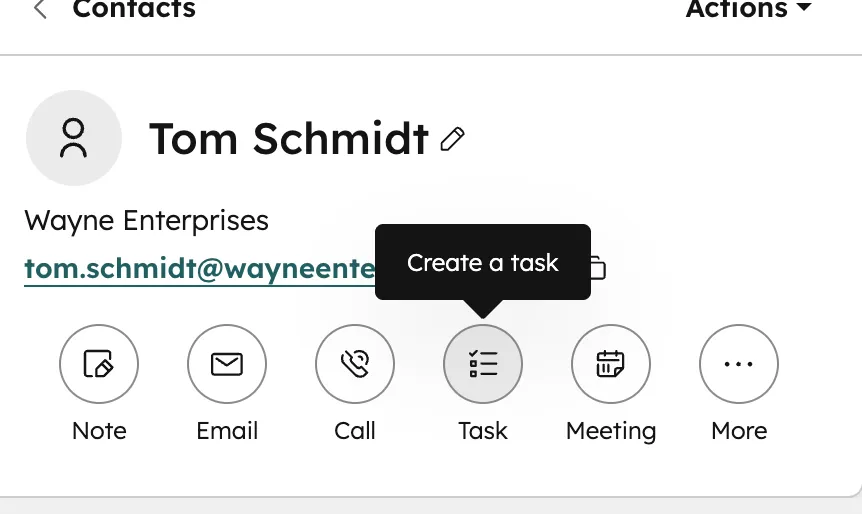 HubSpot Kontakt-Detail mit Task-Button in der Activity-Leiste
